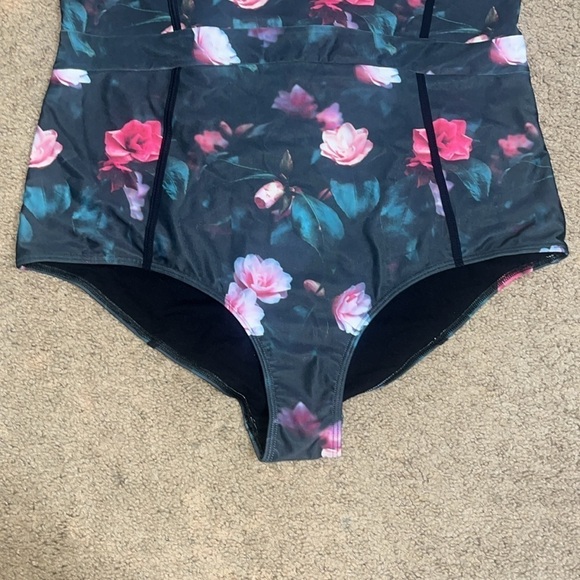 Noblesse Oblige ModCloth The Pippa Floral One Piece Swimsuit 4X - Picture 4 of 11